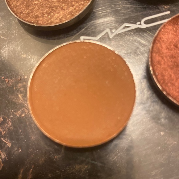 MAC Eyeshadow Bundle - Picture 8 of 11